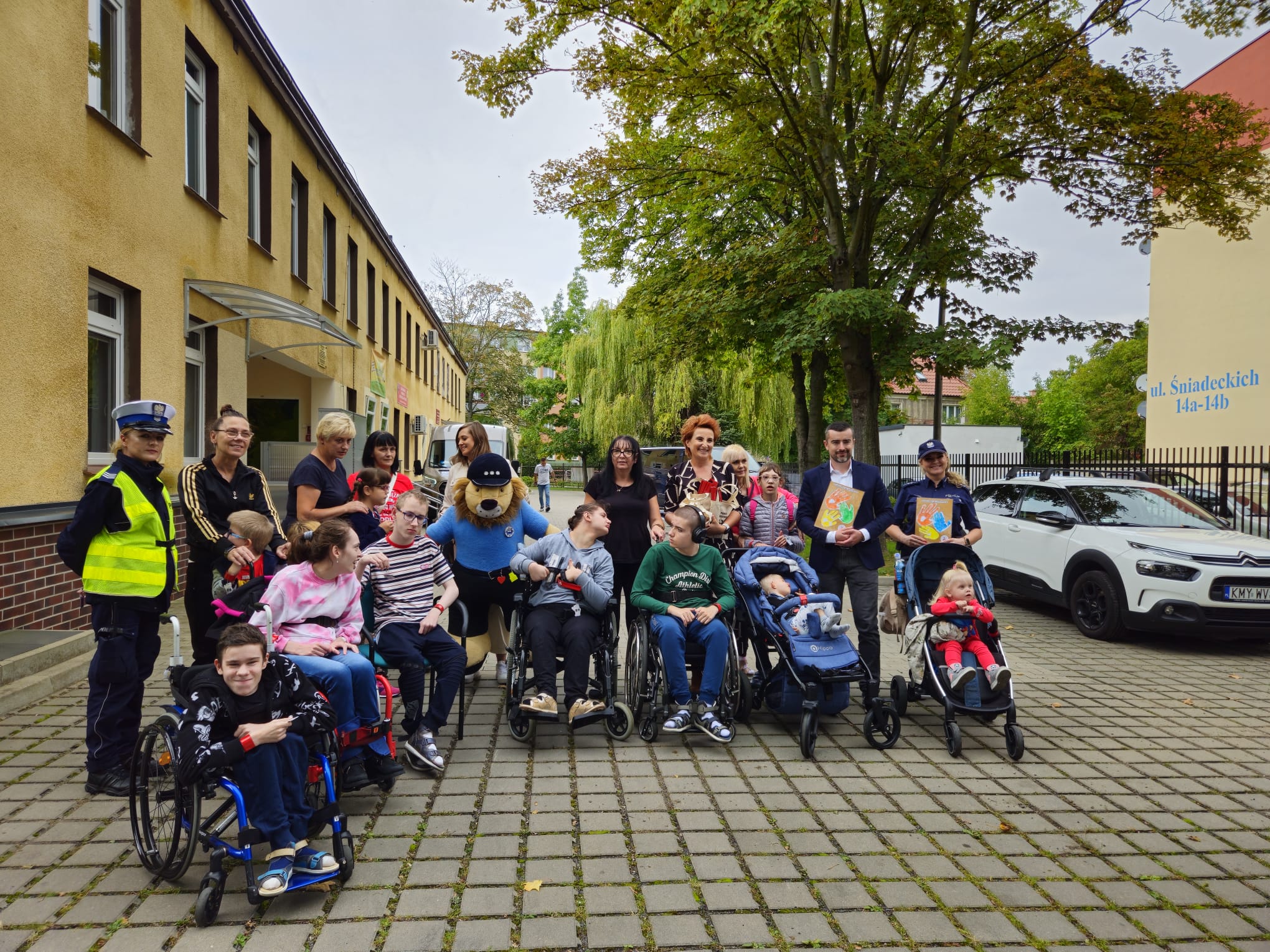 WIZYTA POLICJI — zdjęcie 3 z 8