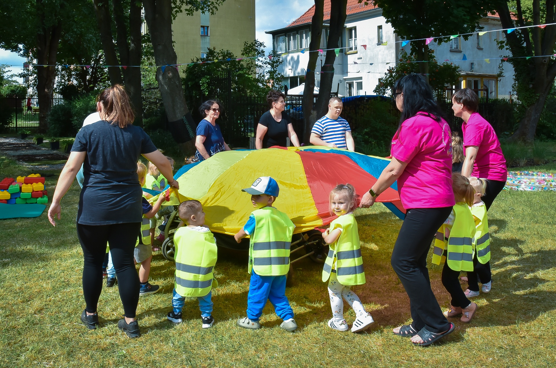 Dzień Dziecka pełen radości, integracji i wspólnej zabawy — zdjęcie 9 z 42
