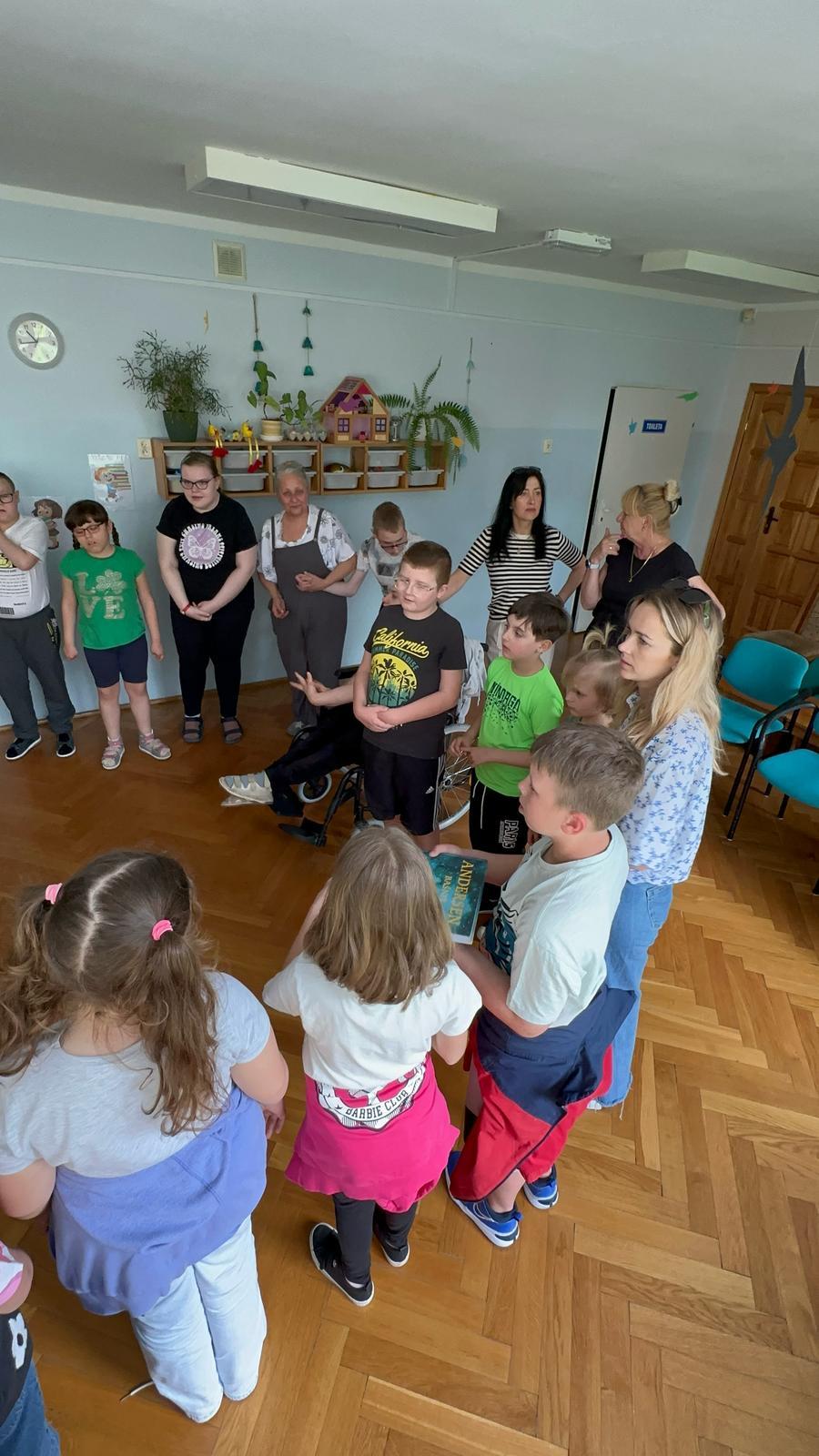 Dzień Książki w Miejskim Ośrodku Rehabilitacji i Usług Specjalistycznych w Głogowie — zdjęcie 9 z 18