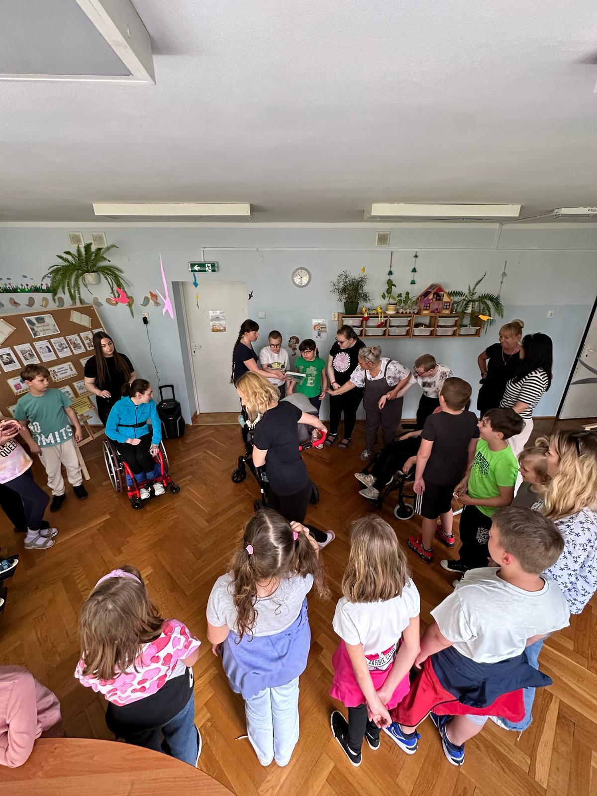 Dzień Książki w Miejskim Ośrodku Rehabilitacji i Usług Specjalistycznych w Głogowie — zdjęcie 10 z 18