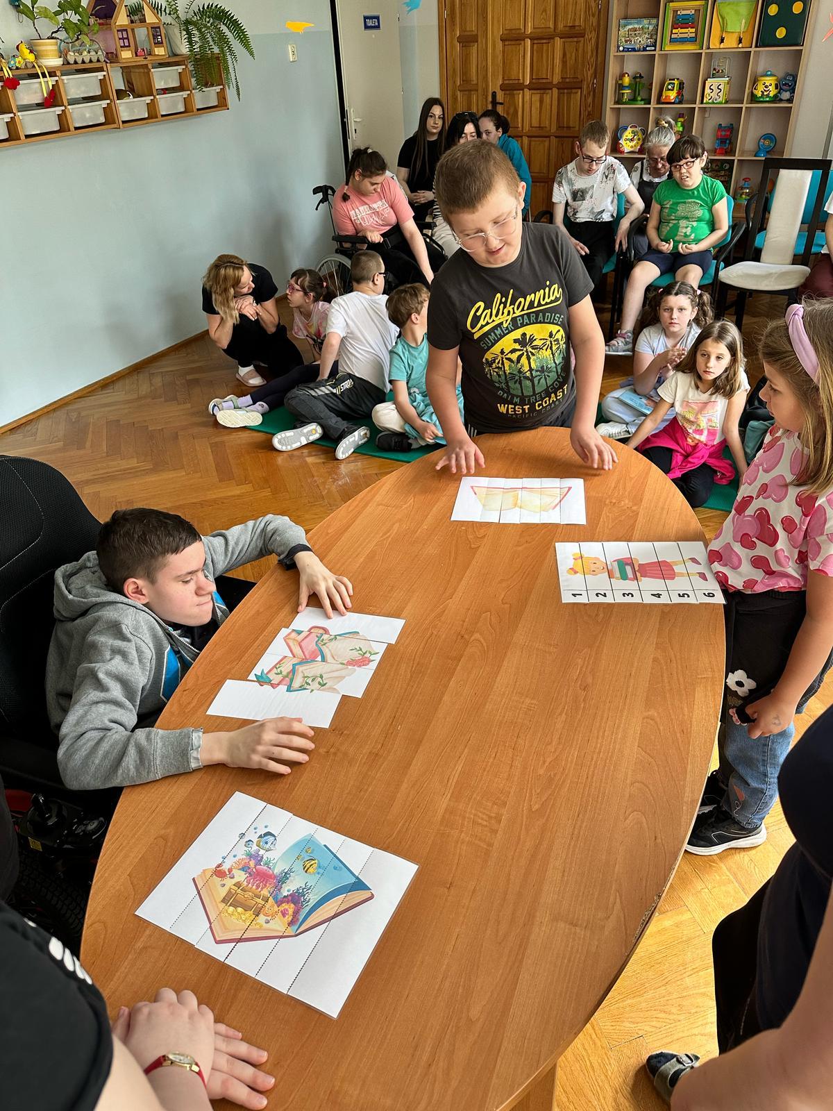 Dzień Książki w Miejskim Ośrodku Rehabilitacji i Usług Specjalistycznych w Głogowie — zdjęcie 12 z 18