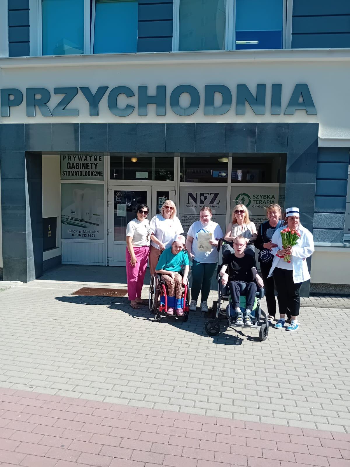 MIĘDZYNARODOWY DZIEŃ PIELĘGNIAREK I POŁOŻNYCH — zdjęcie 2 z 4