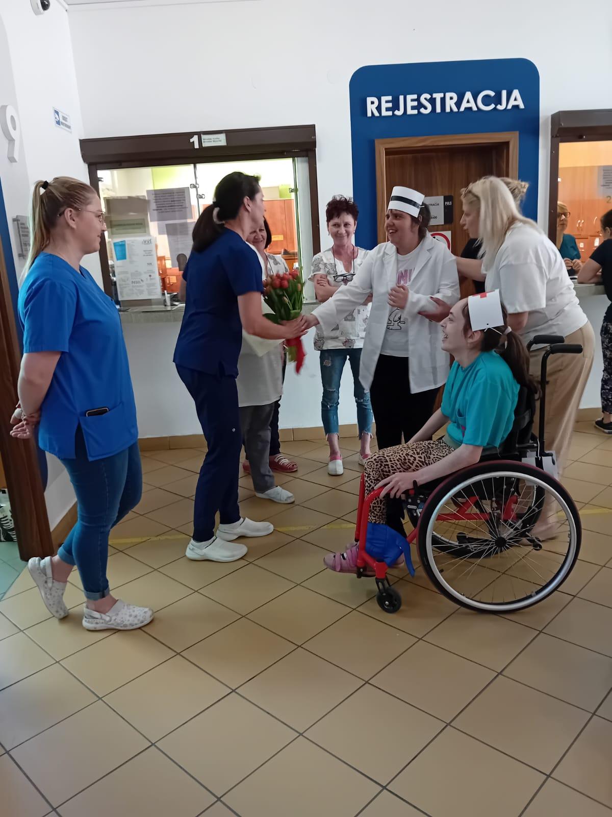 MIĘDZYNARODOWY DZIEŃ PIELĘGNIAREK I POŁOŻNYCH — zdjęcie 4 z 4