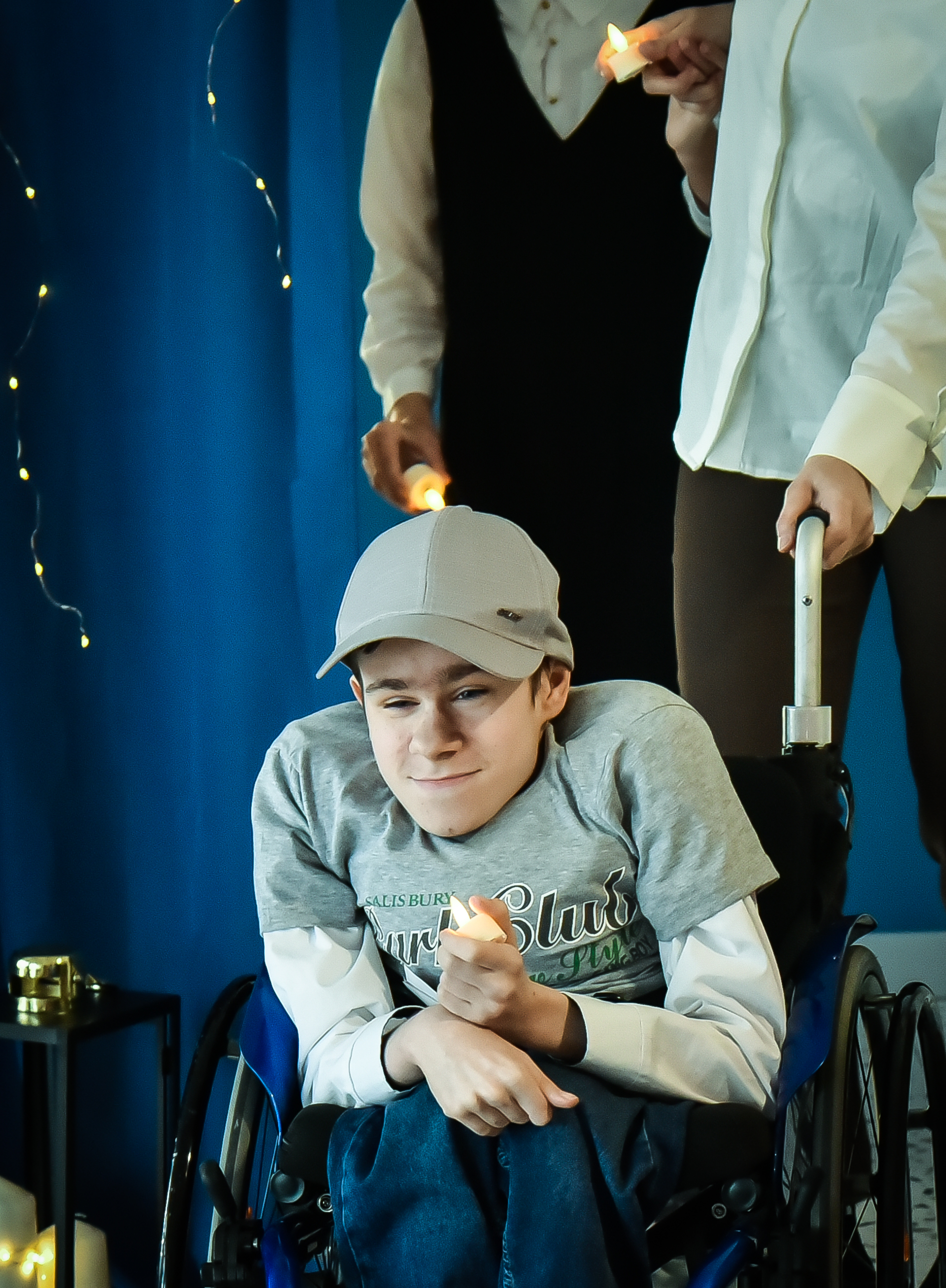 Spektakl świąteczny podopiecznych Miejskiego Ośrodka Rehabilitacji i Usług Specjalistycznych w Głogowie w NEPTUNIE — zdjęcie 17 z 26